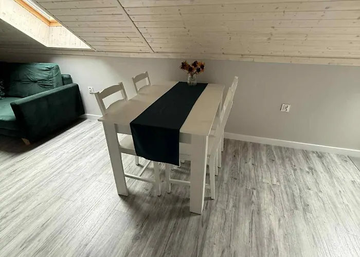 Arverso Nika Boleslawiec (Lower Silesia)