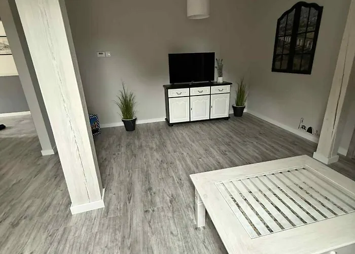 Arverso Nika Boleslawiec (Lower Silesia)